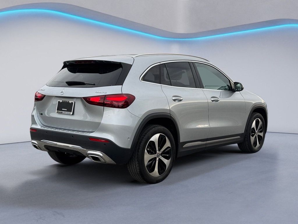 2025 Mercedes Benz GLA 250 4MATIC photo 2