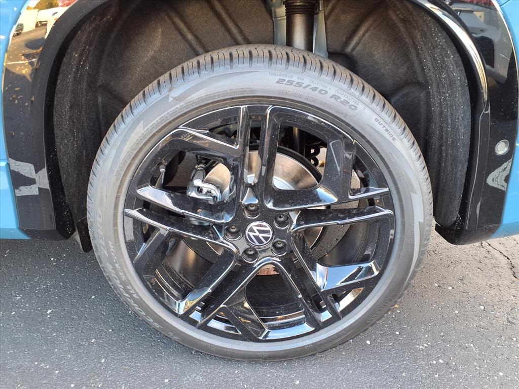 2026 Volkswagen Tiguan SE R-Line Black photo 4