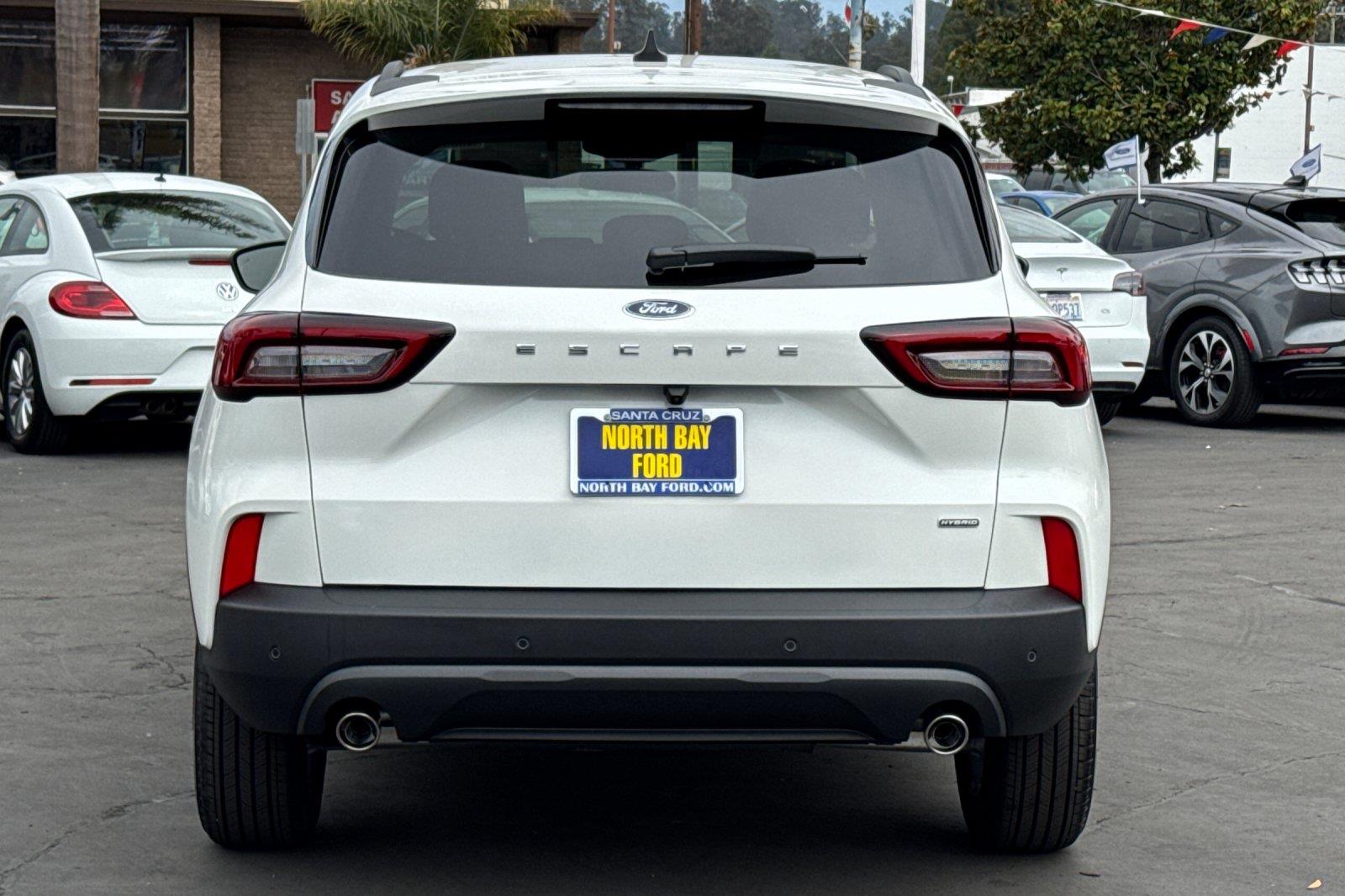 2025 Ford Escape ST-Line Hybrid photo 3
