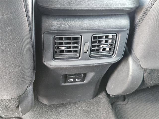 2024 Toyota RAV4 XLE photo 17