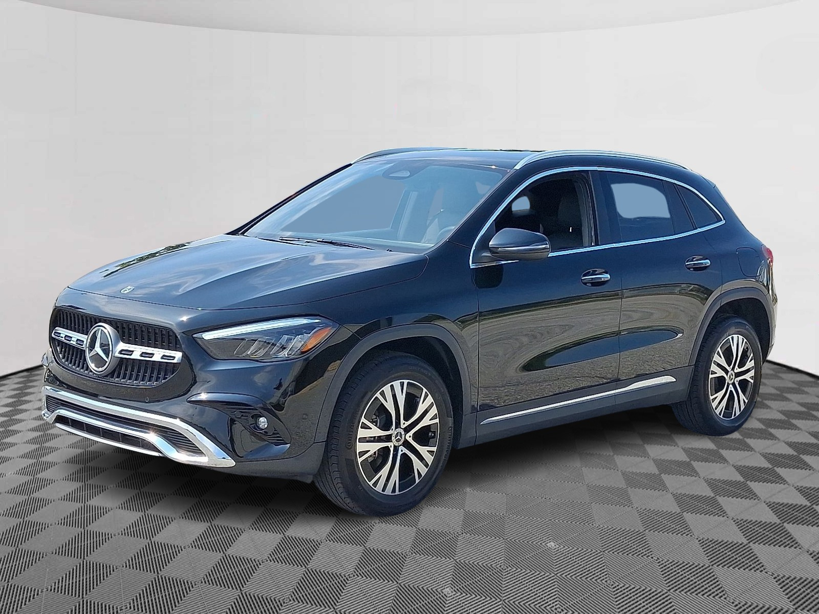 2025 Mercedes Benz GLA 250 4MATIC photo 3