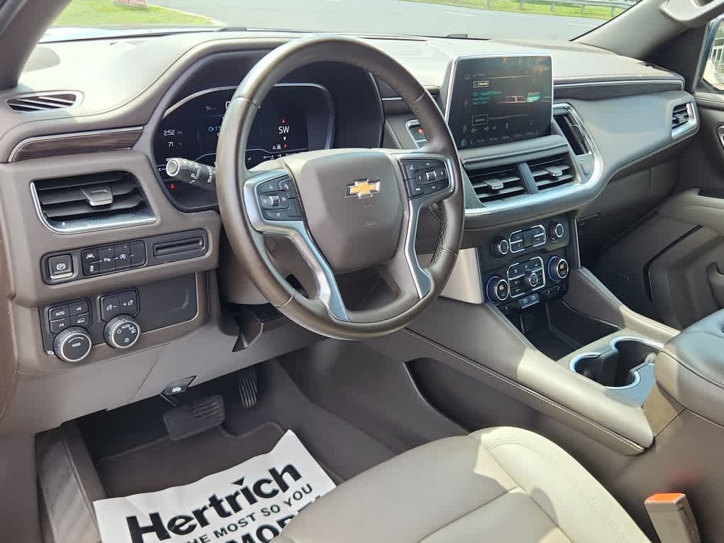 2023 Chevrolet Suburban LT photo 12