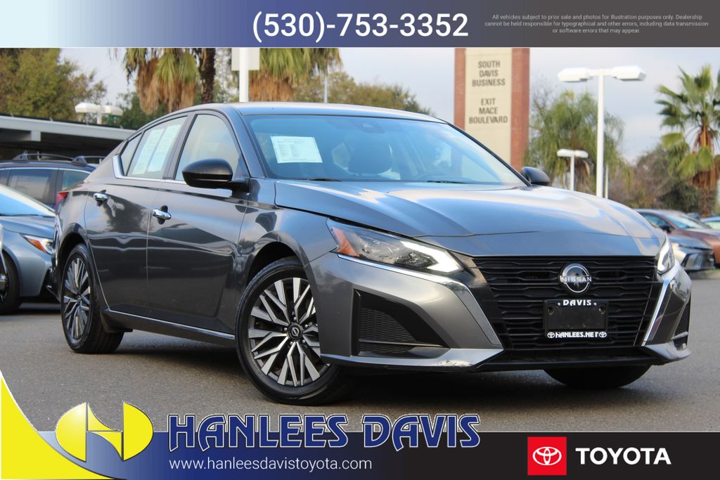 2024 Nissan Altima SV's photo