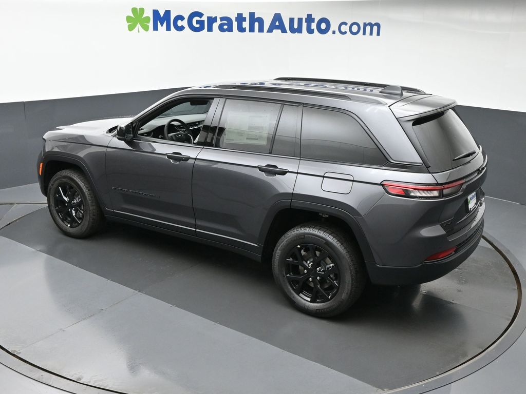 2025 Jeep Grand Cherokee Altitude photo 24