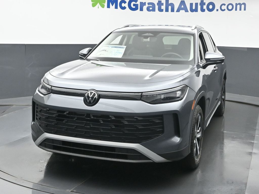 2025 Volkswagen Tiguan SE photo 3