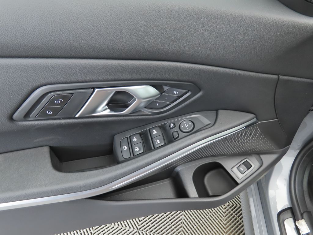 2025 Bmw 330i photo 23