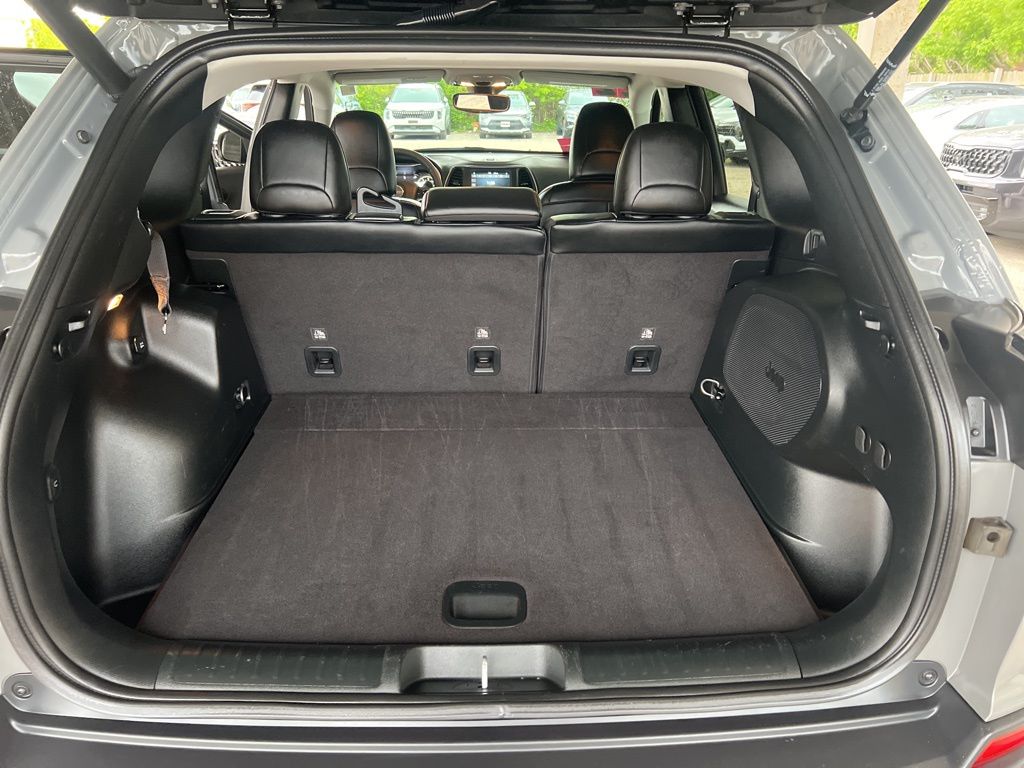 2022 Jeep Cherokee Latitude Lux photo 12