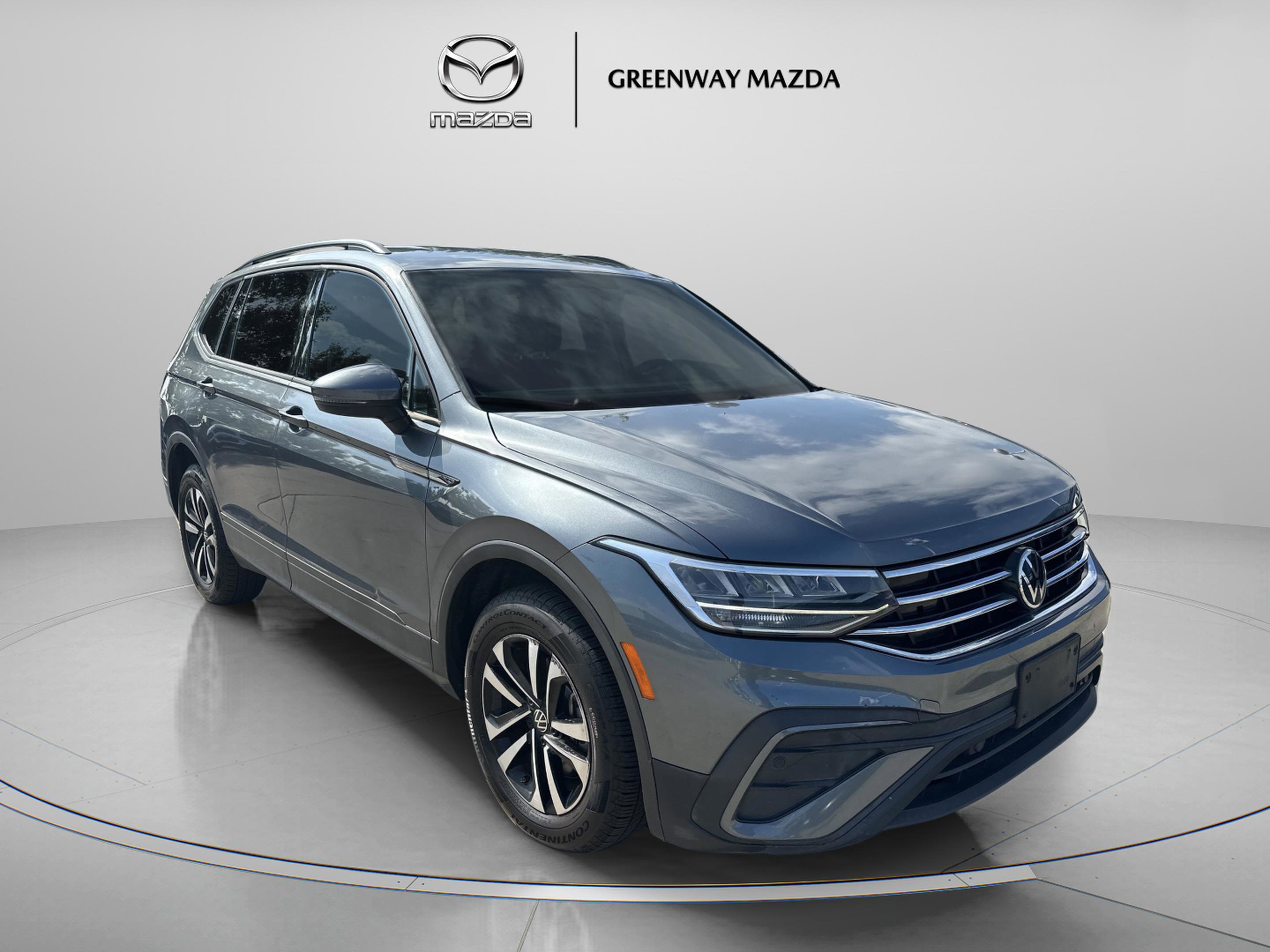 2022 Volkswagen Tiguan S's photo