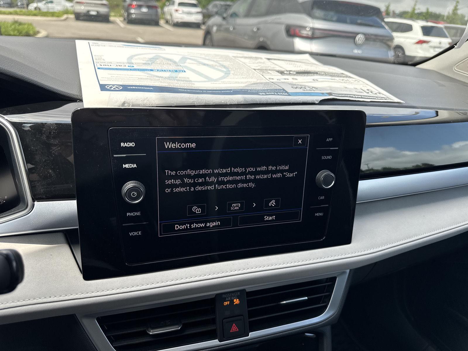 2025 Volkswagen Taos SE photo 16