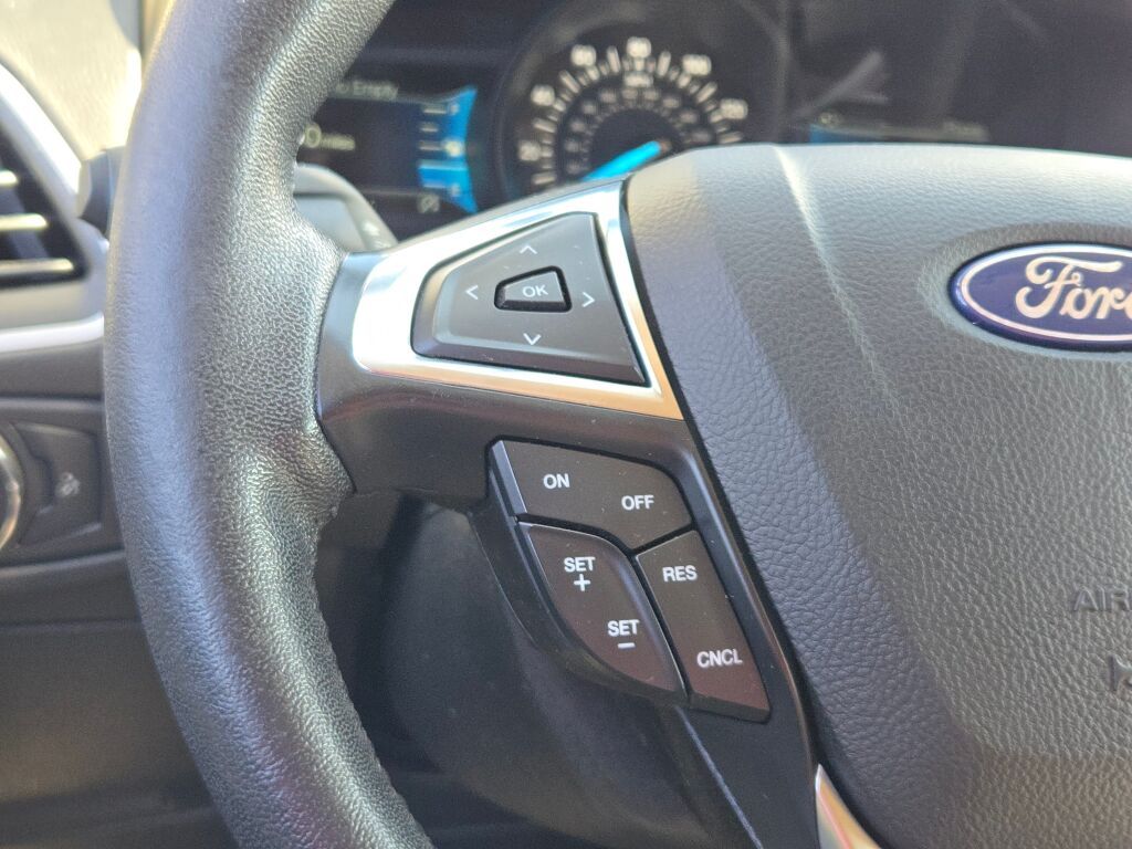 2022 Ford Edge SEL photo 28