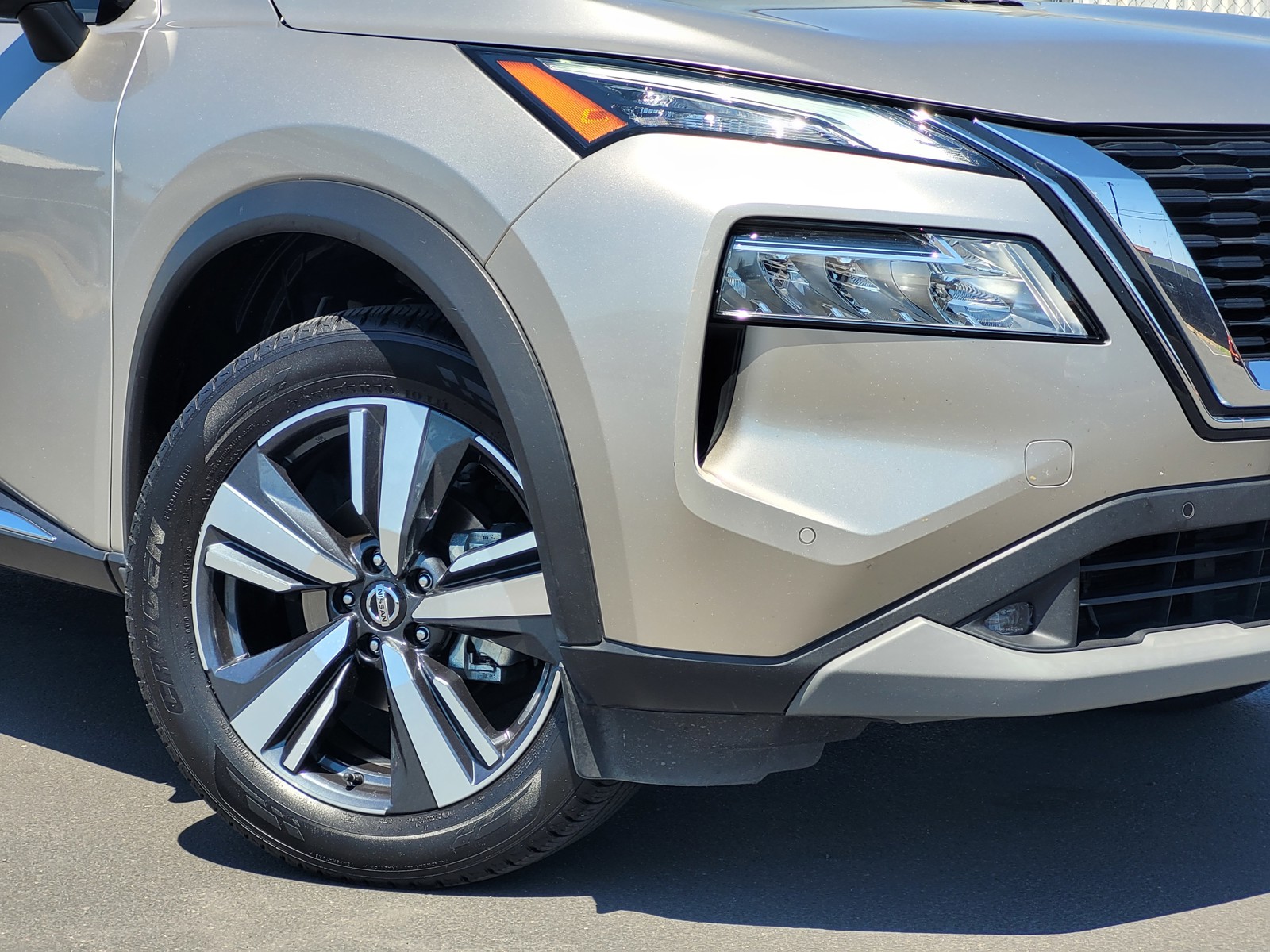2021 Nissan Rogue SL photo 3
