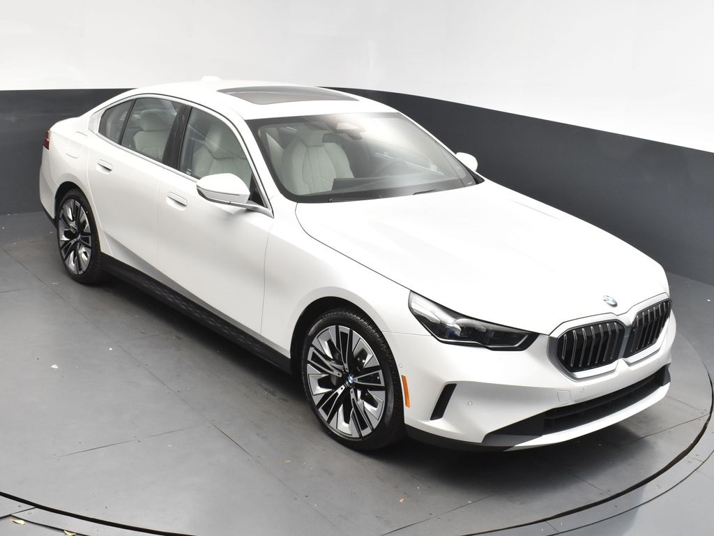 New 2025 White Metallic BMW 530i image 1