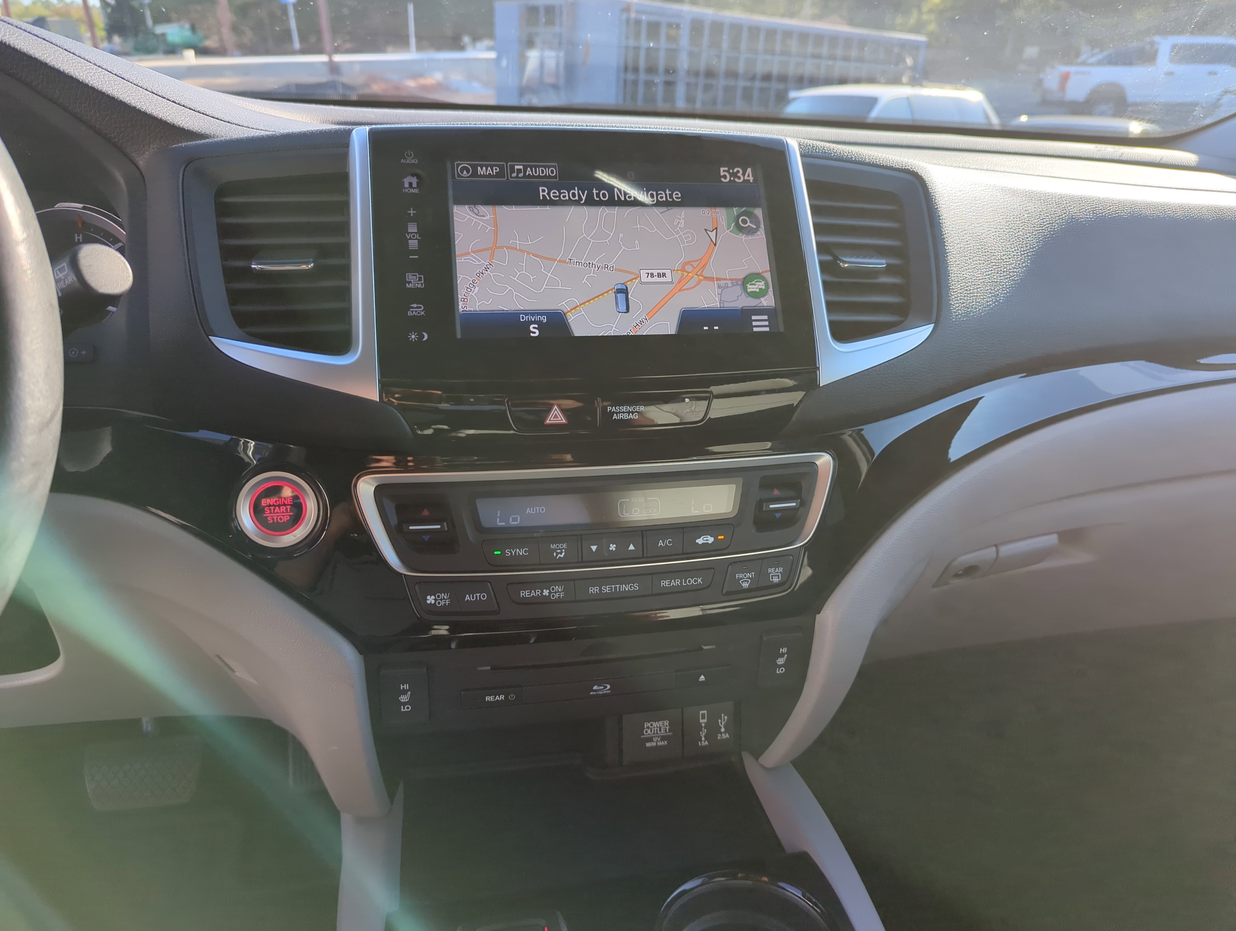 2017 Honda Pilot Touring photo 15
