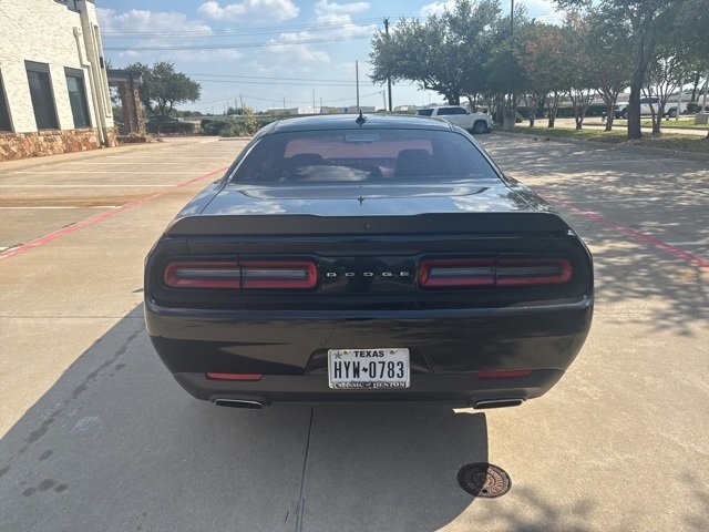 2016 Dodge Challenger SXT photo 5