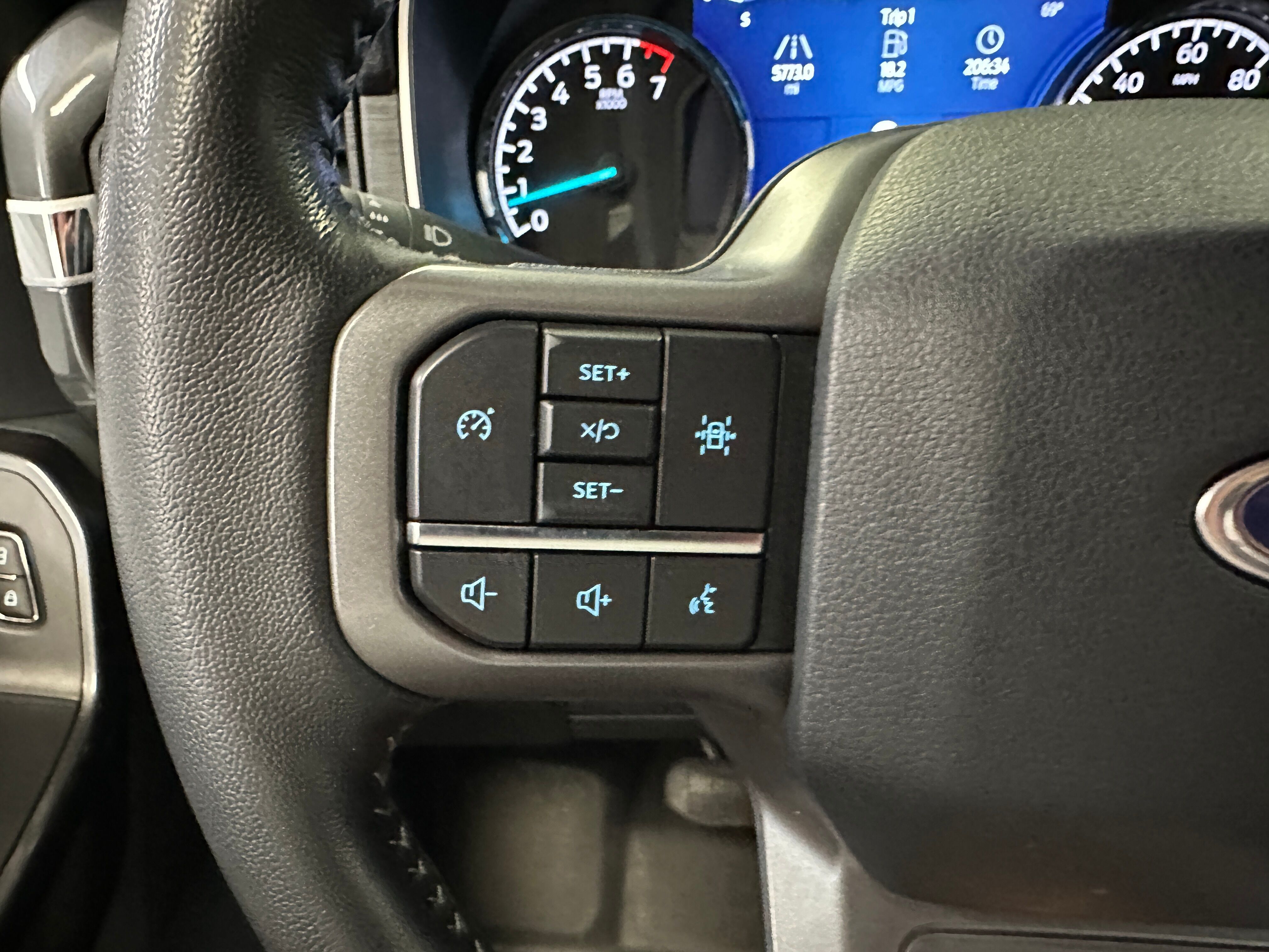 2021 Ford F-150 XLT photo 4