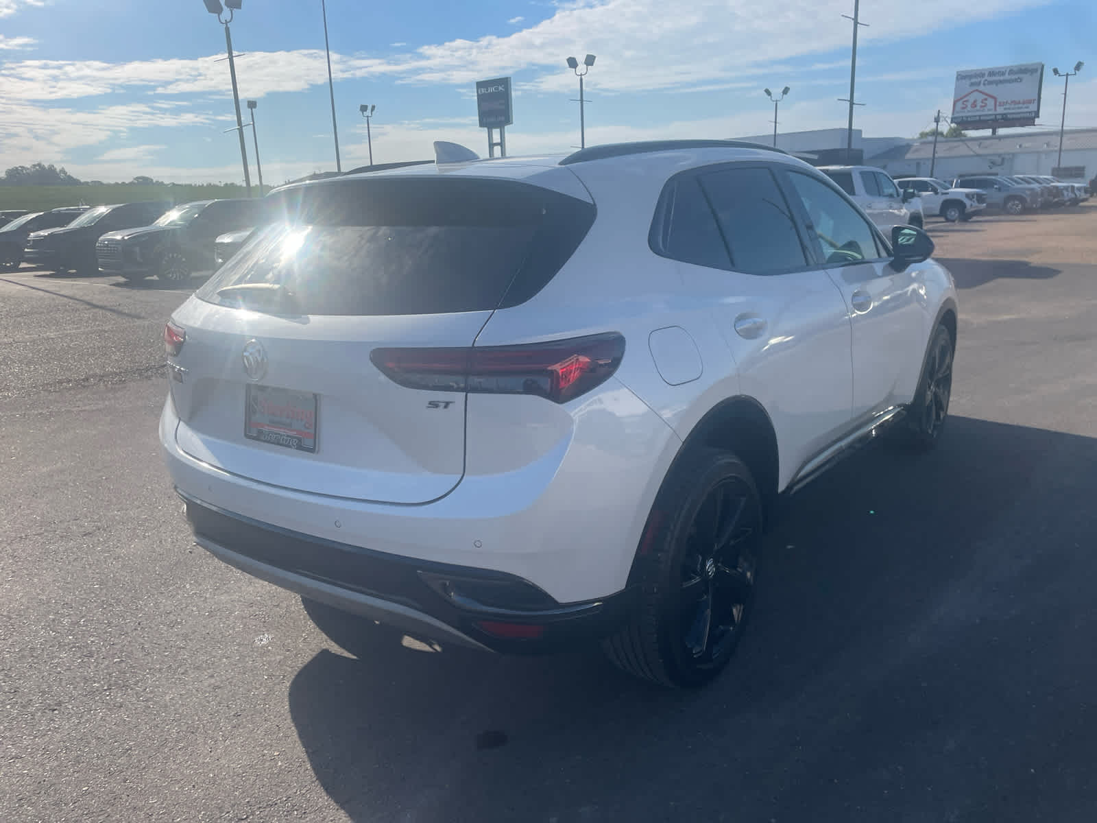 2023 Buick Envision Essence photo 5