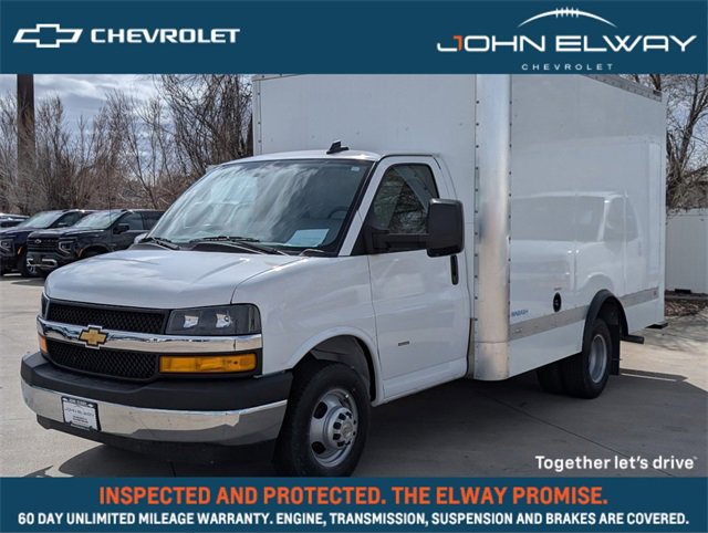 2024 Chevrolet Express Cutaway Base's photo