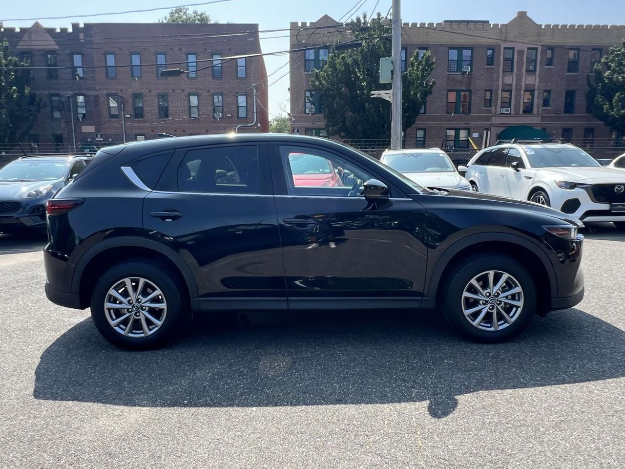 2022 Mazda CX-5 2.5 S Preferred photo 2