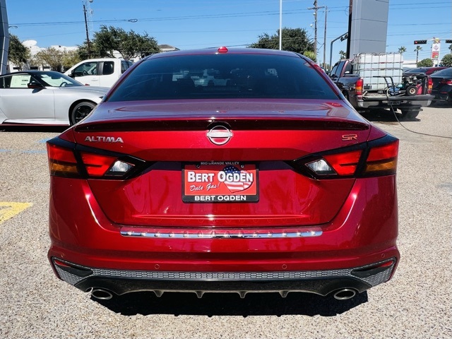 2023 Nissan Altima 2.5 SR photo 2