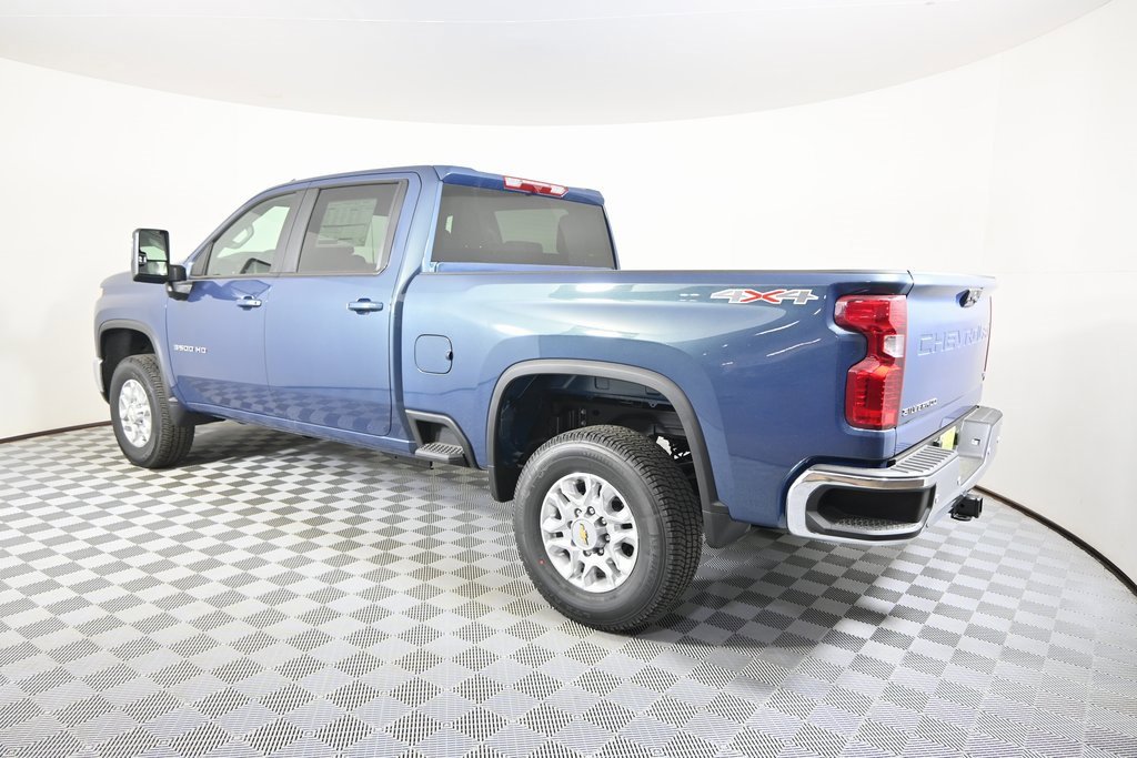 2026 Chevrolet Silverado 3500HD LT photo 4