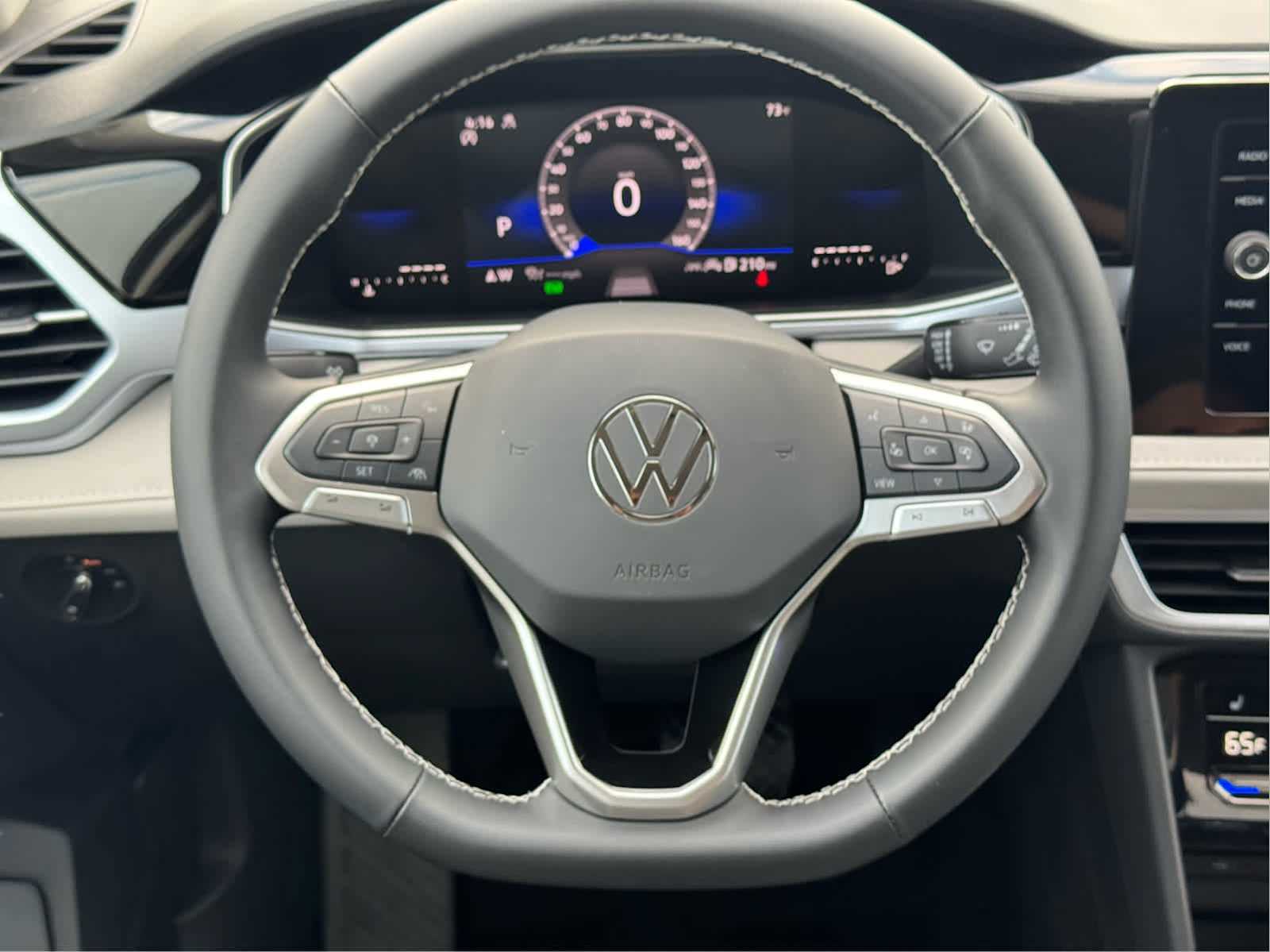 2025 Volkswagen Taos SE photo 29