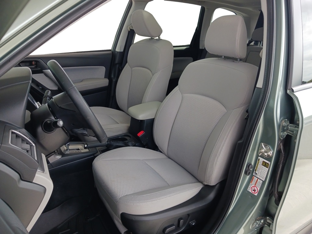 2017 Subaru Forester 2.5i Premium photo 10