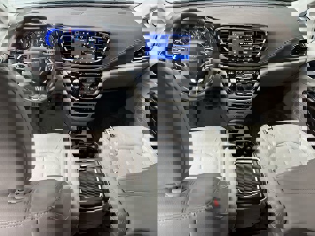 2021 Chrysler Pacifica Touring L photo 4