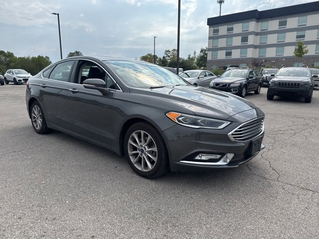 2017 Ford Fusion SE photo 16