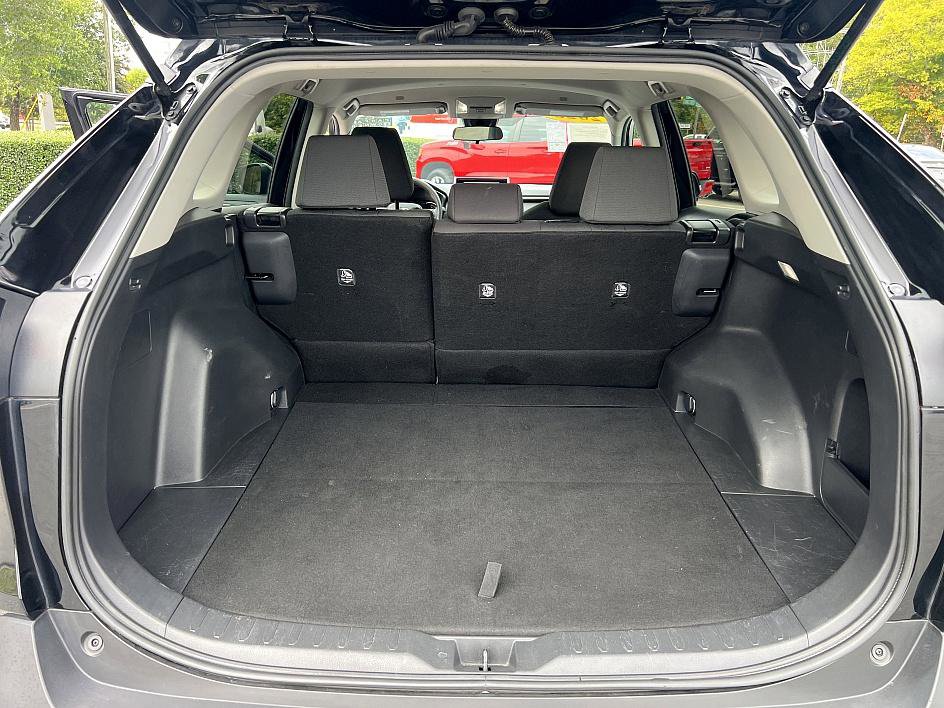 2023 Toyota RAV4 XLE photo 24