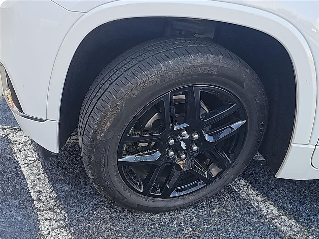 2019 Chevrolet Traverse High Country photo 2