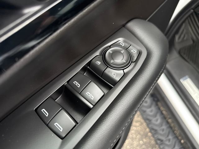 2025 Chevrolet Suburban Z71 photo 11