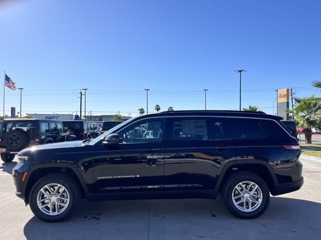 2025 Jeep Grand Cherokee Laredo X photo 3