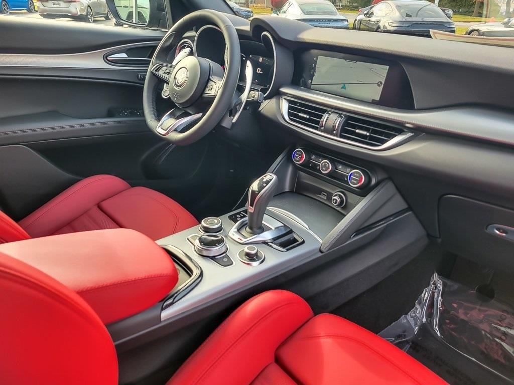 2025 ALFA ROMEO STELVIO - Image 19