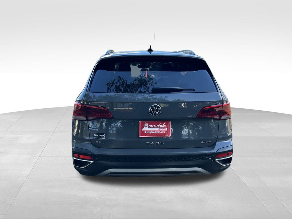 2022 Volkswagen Taos SEL photo 4