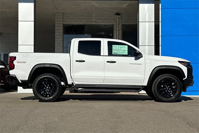 2026 Chevrolet Colorado Trail Boss photo 3