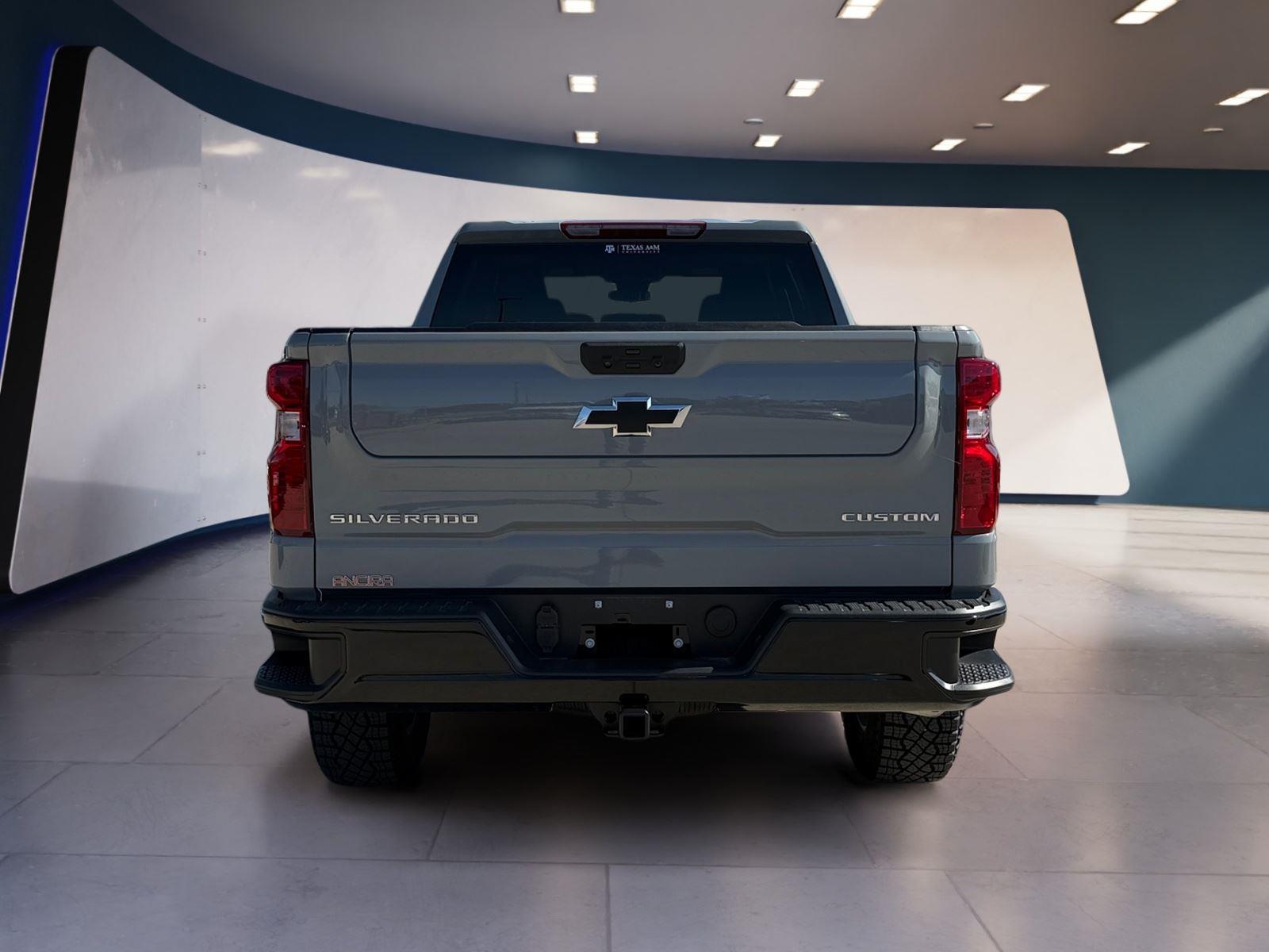 2025 Chevrolet Silverado 1500 Custom Trail Boss photo 3