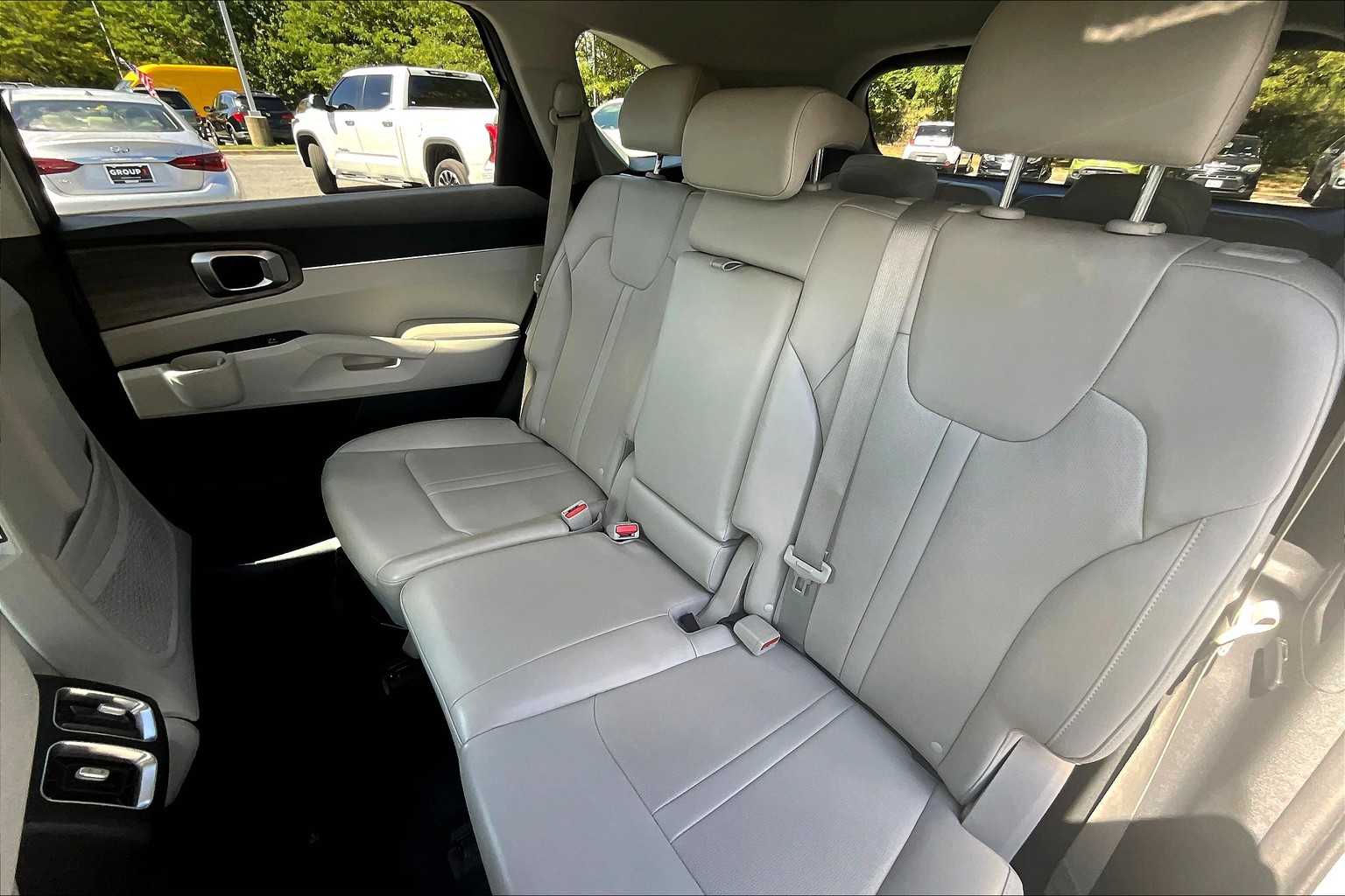 2022 Kia Sorento X-Line S photo 18