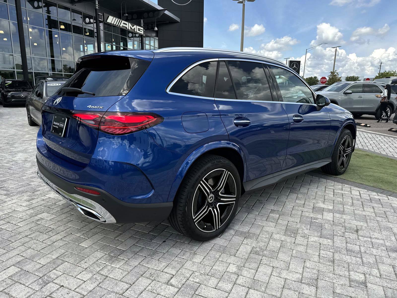 2025 Mercedes Benz GLC 350e 4MATIC photo 3