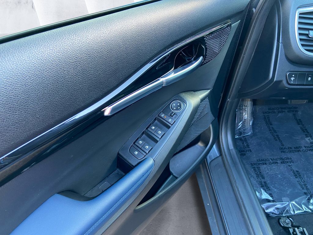 2024 Kia Seltos S photo 11