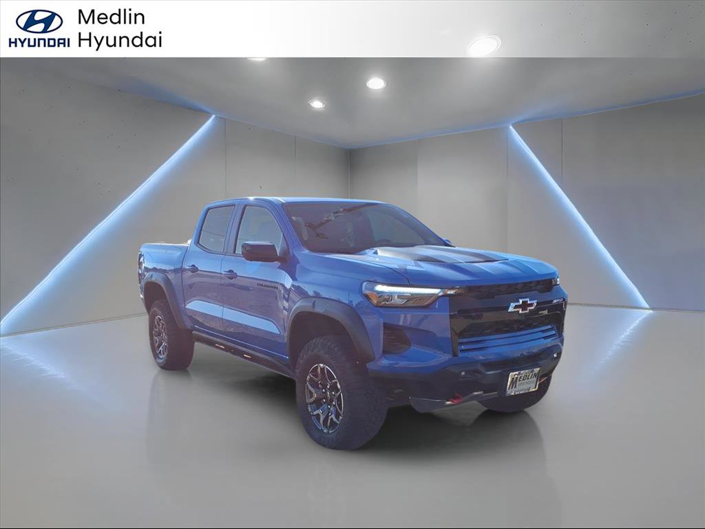 2025 Chevrolet Colorado ZR2's photo
