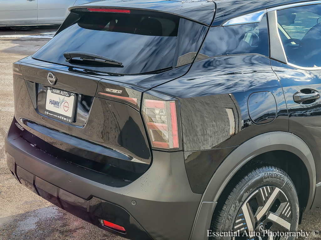 2025 Nissan Kicks SV photo 6