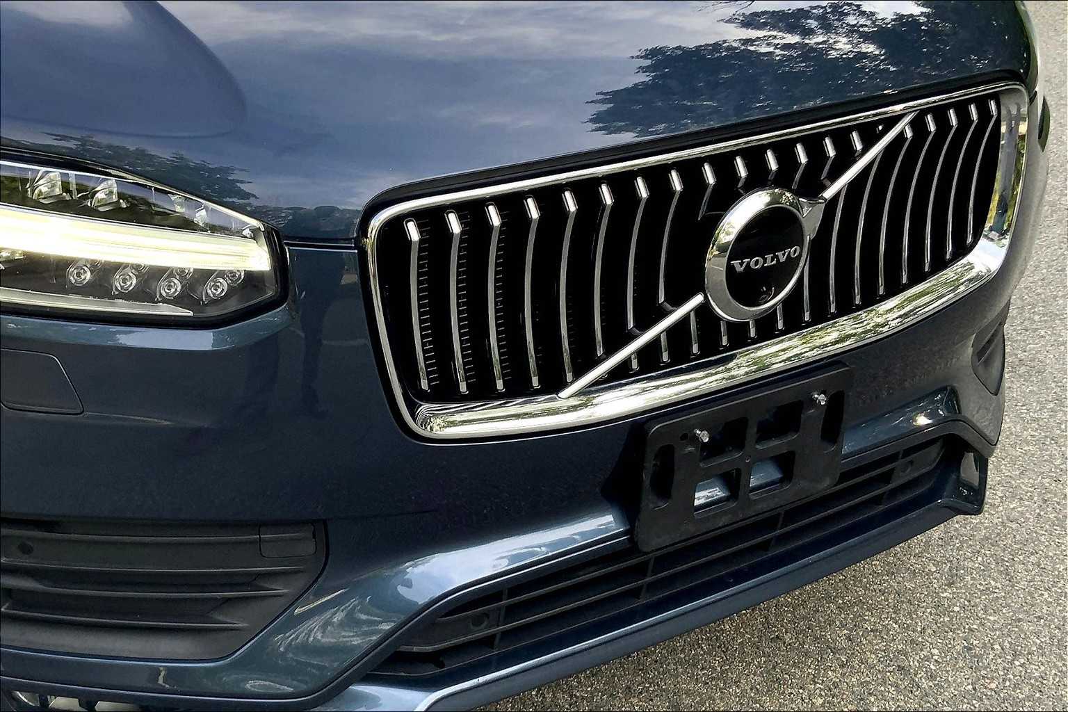 2020 Volvo XC90 Momentum photo 27
