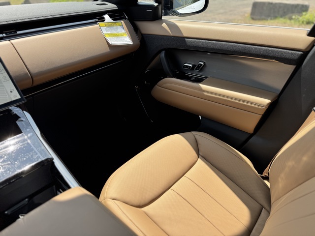 2025 Land Rover Range Rover Sport SE photo 12