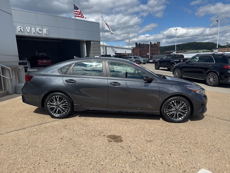 2023 Kia Forte GT-Line photo 8