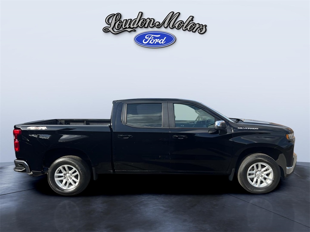 2022 Chevrolet Silverado 1500 LT photo 3