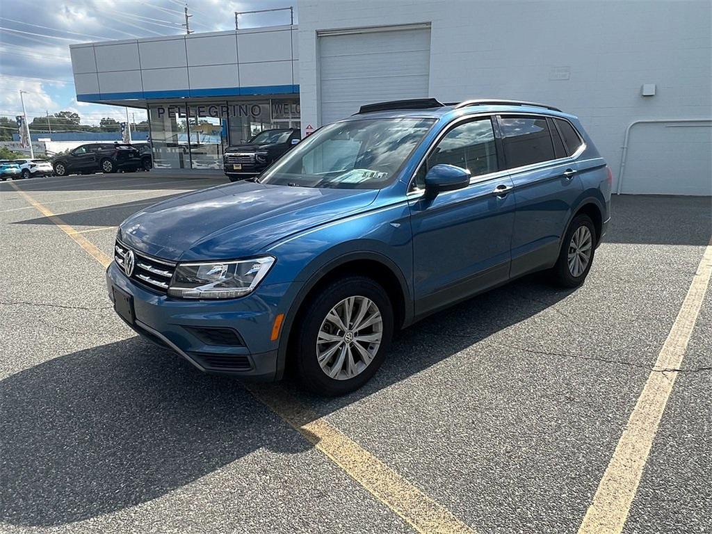 2019 Volkswagen Tiguan SEL R-Line photo 4