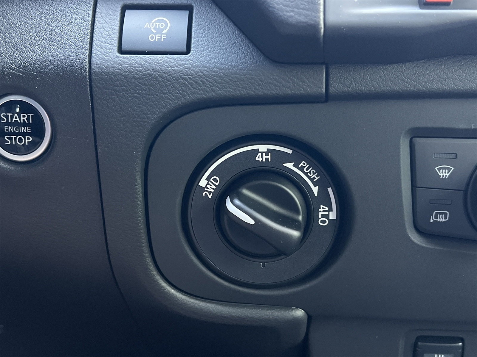 2025 Nissan Frontier PRO-4X photo 5