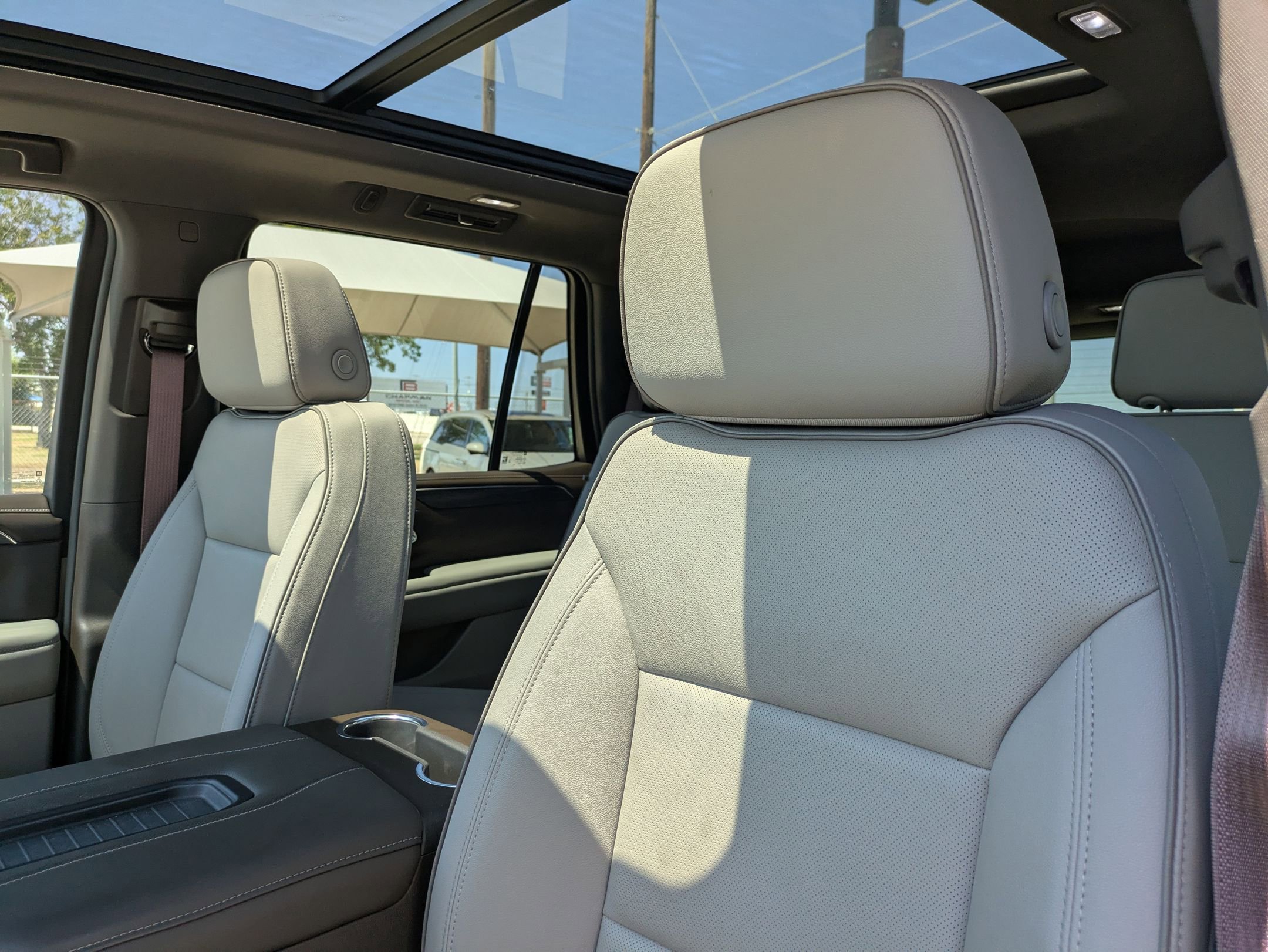 2024 Gmc Yukon SLT photo 12