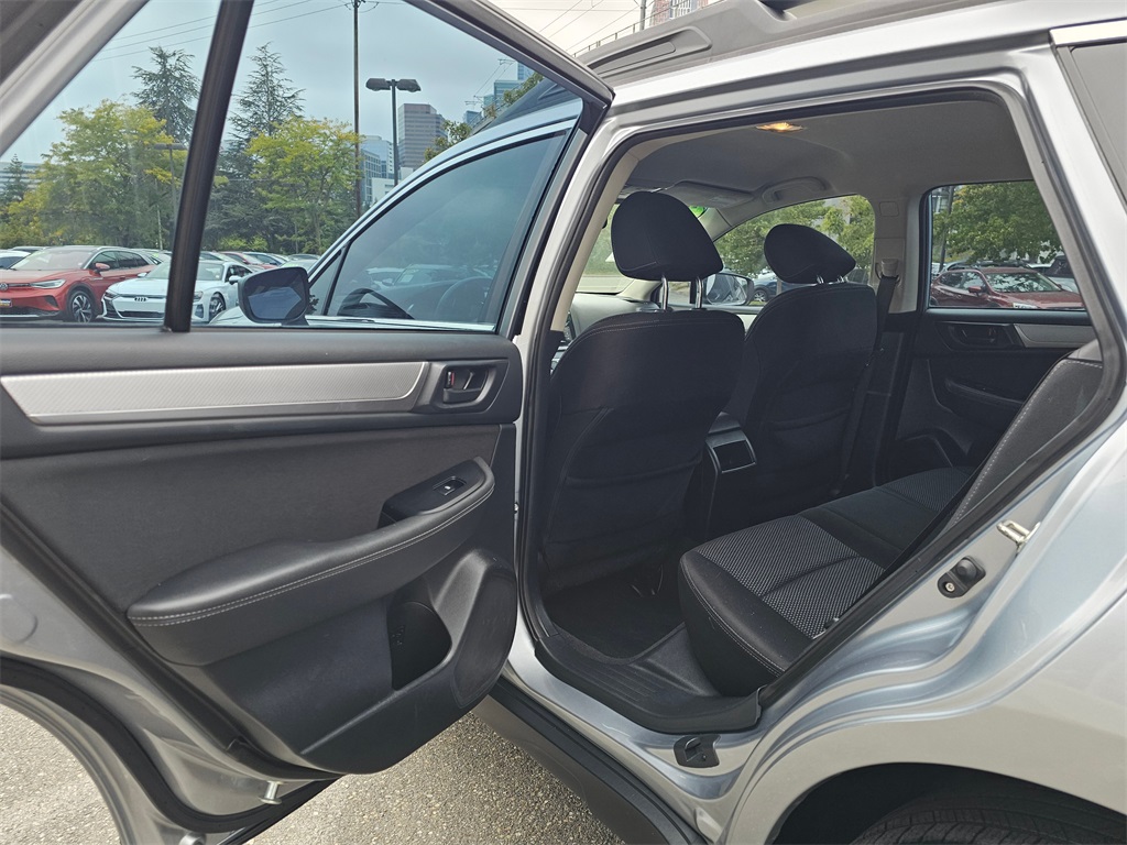 2018 Subaru Outback 2.5i photo 17