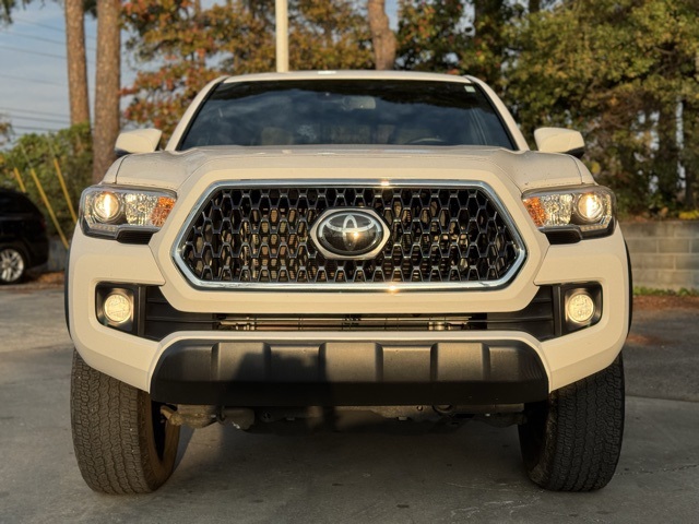 2019 Toyota Tacoma TRD Off-Road photo 2